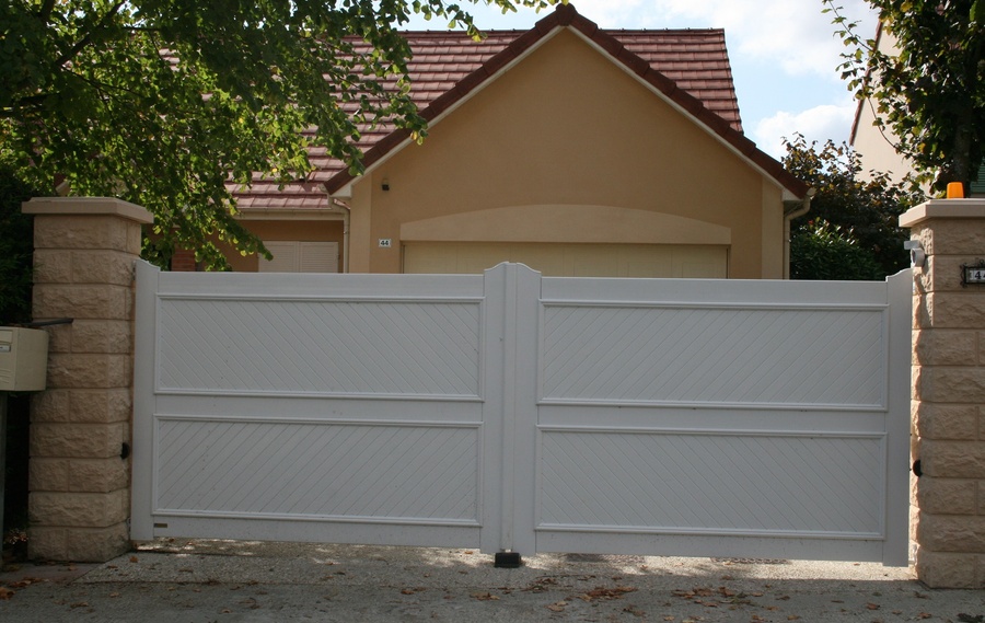 Nos modèles de portails PVC à ETAMPES