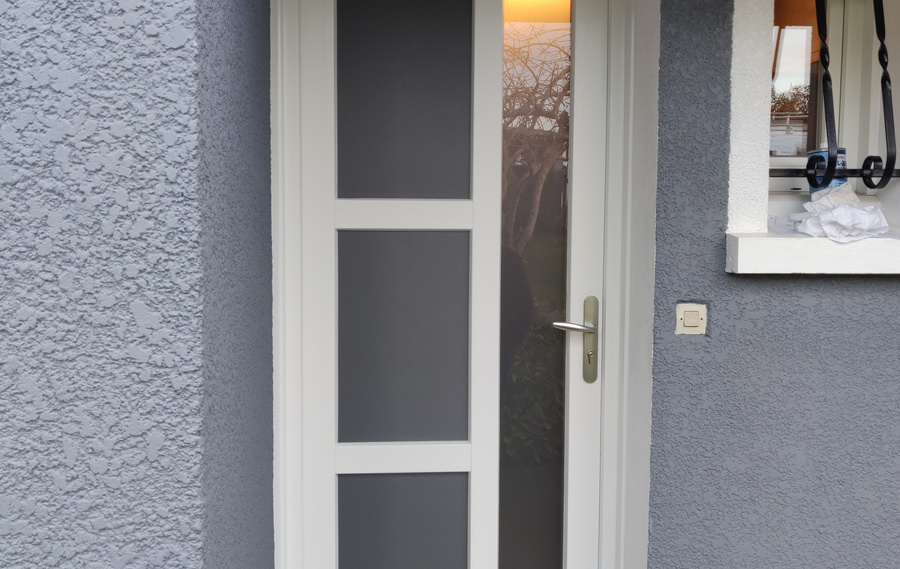 Notre gamme de portes d'entrée en PVC CLASSIQUE et PVC CONTEMPORAINE à ETAMPES